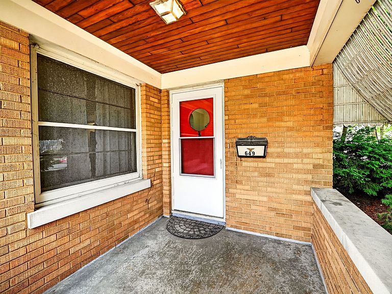 Listing photo 3