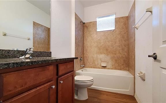 4th image of 991 Hamilton St