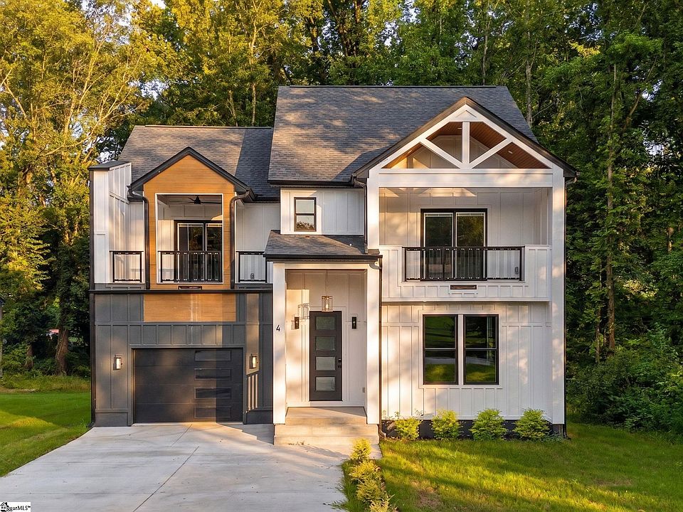 1st image of 4 McKinley Dr