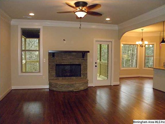 3rd image of 320 Grey Oaks Dr