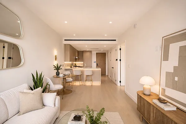 Living room, photo 2