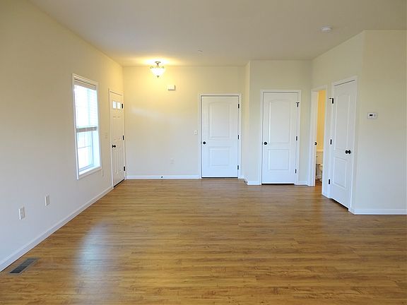 3rd image of 345 Cedar Holw