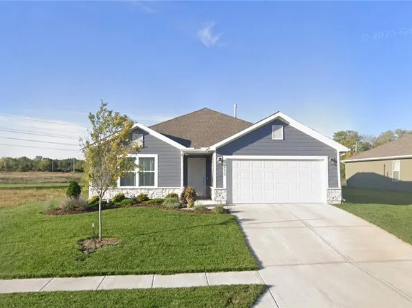 513 SE Carson Dr, Blue Springs, MO 64014