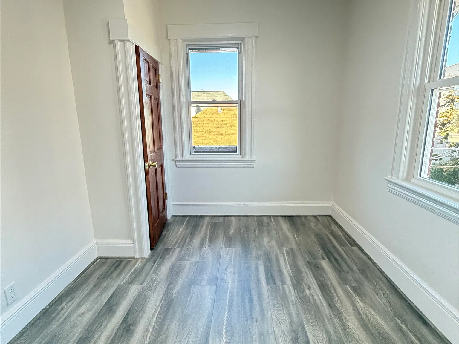 2 bed, 1.0 bath, $2,500 — Photo 2
