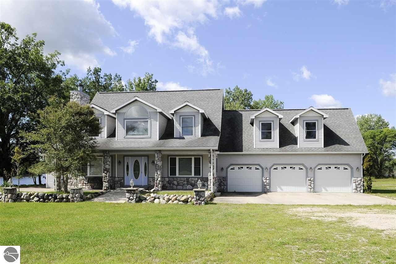 1291 Queens Way, Lake Isabella, MI 48893 Zillow