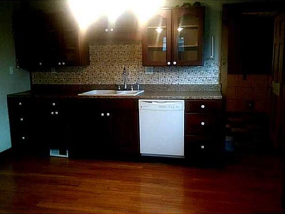 2nd image of 10905 Archer St