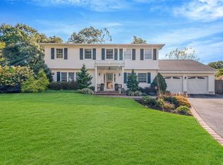 3 Natalie Ct, Ronkonkoma, NY 11779