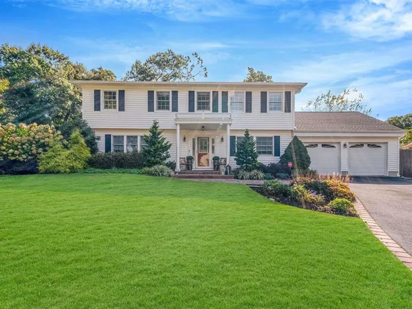 3 Natalie Court, Ronkonkoma, NY 11779