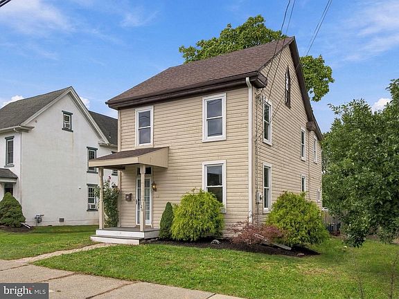 2nd image of 120 S 11th St