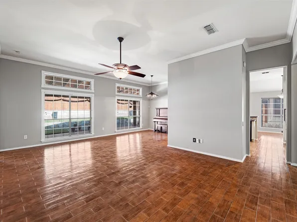 4721 Layla Rd, Arlington, TX 76016
