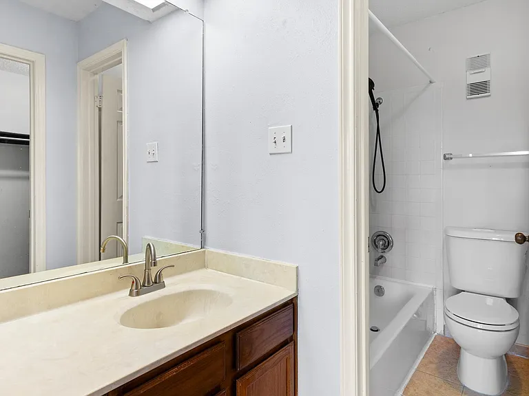 4212 Medical Dr #306 — Photo 13
