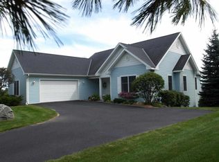 4155 Lakeview Dr, Harbor Springs, MI 49740