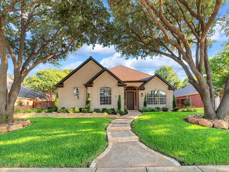 913 Rosemary Dr