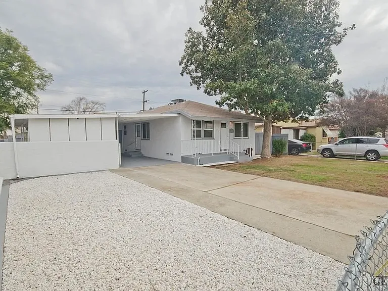 1800 Esther Dr — Photo 2