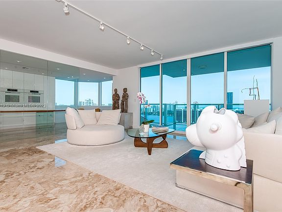 5th image of 3201 NE 183rd St APT 2401