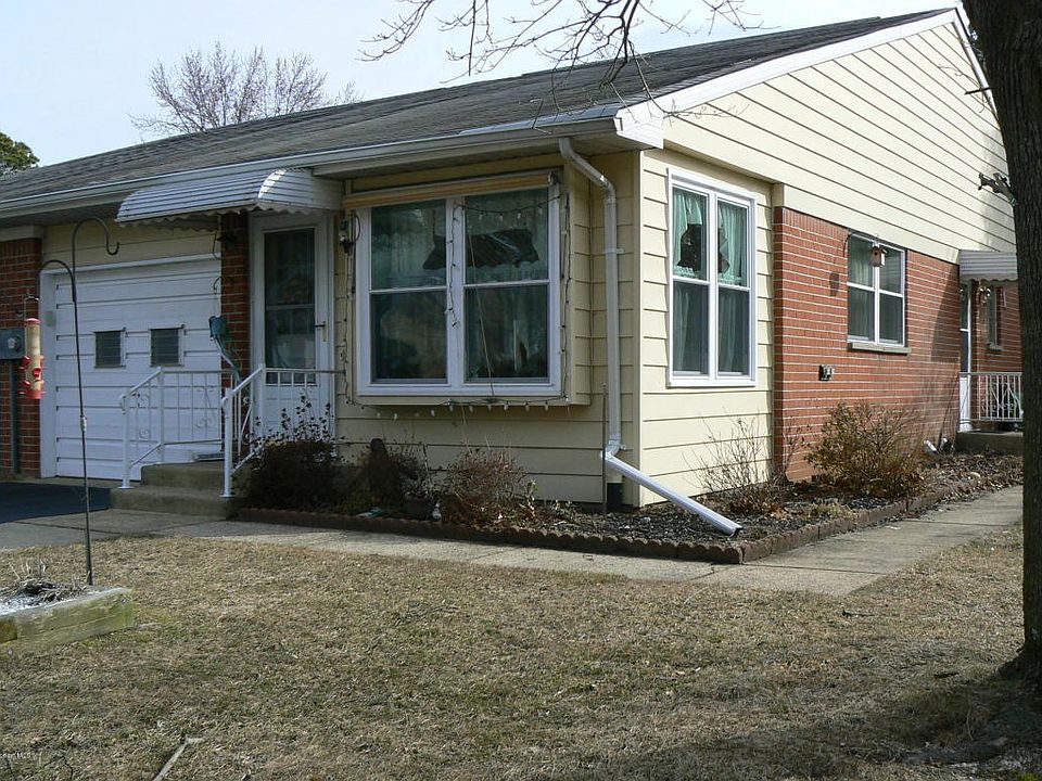 1st image of 11B Salem Dr