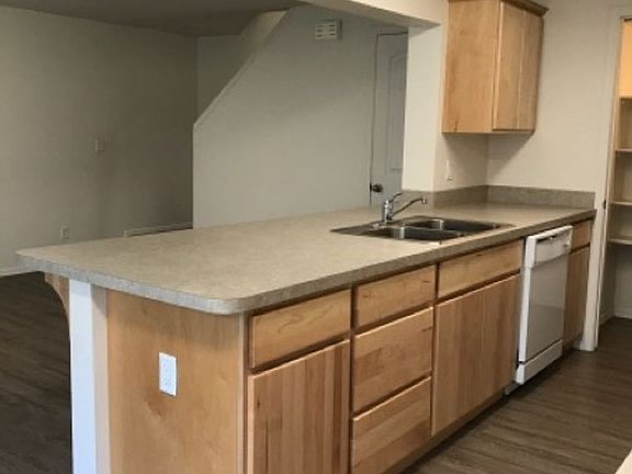 4th image of 759 Meadows Dr APT 2