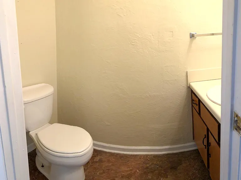 116 Kingsbury Dr — Photo 13