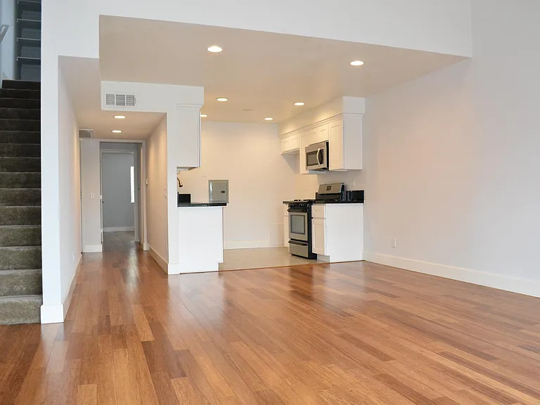 2491 Purdue Ave #201 — Photo 5