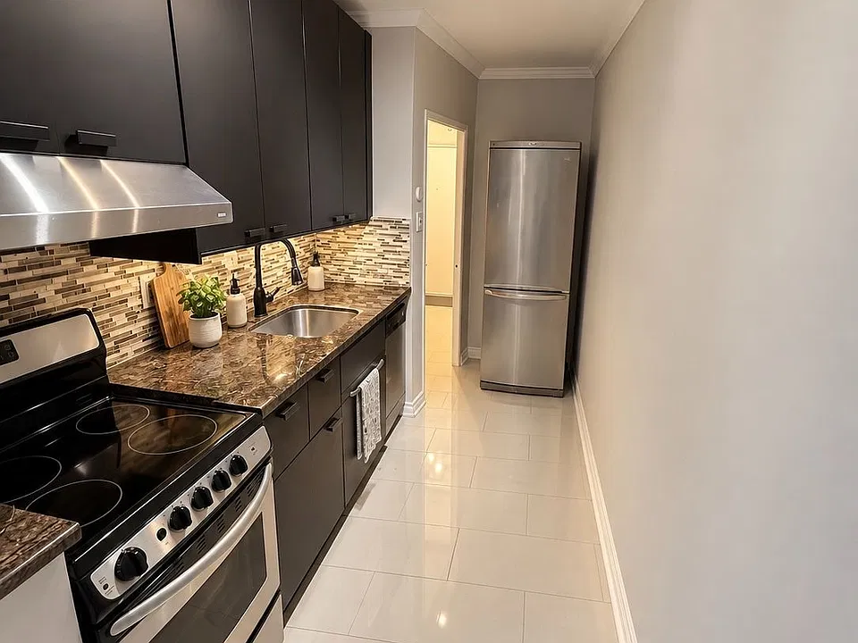2 Ridelle Ave #106