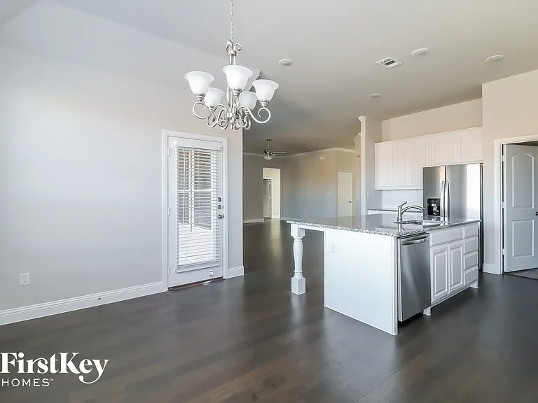 109 Independence Dr — Photo 6