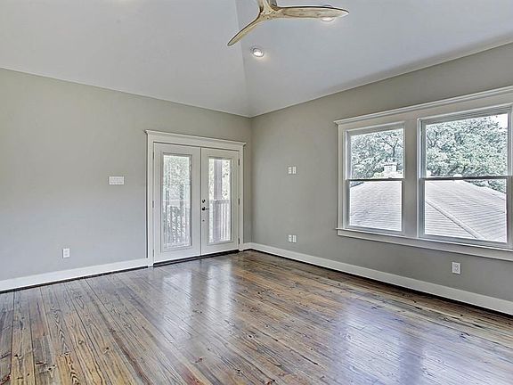 2nd image of 4406A Clay St