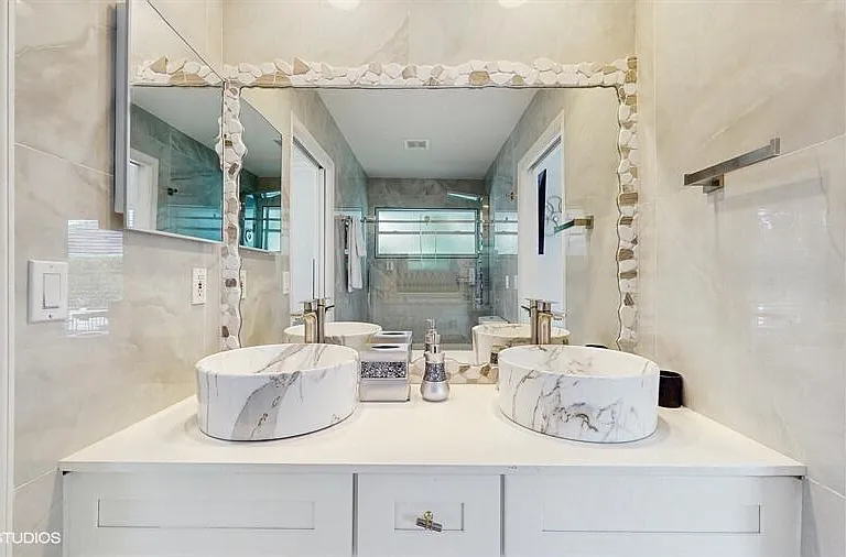 13646 Callington Dr — Photo 28