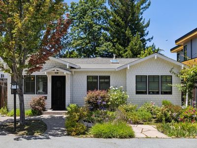 2062 Mills Ave, Menlo Park, CA, 94025