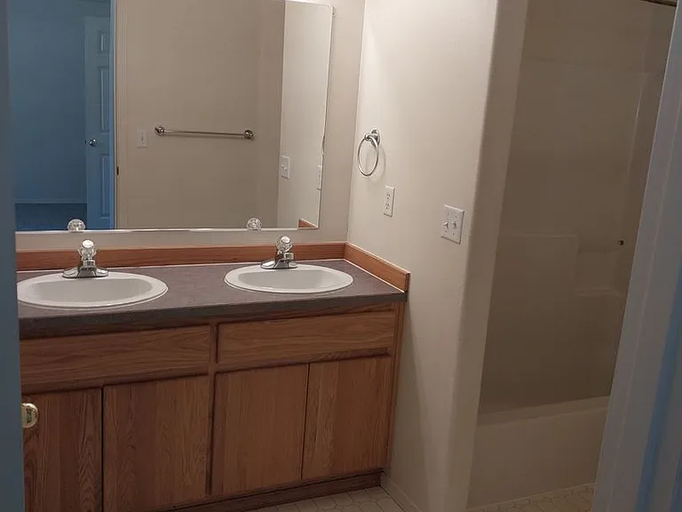 320 NW Country Ct — Photo 7