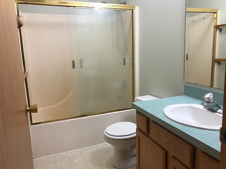 247 NW Clay Ct — Photo 8