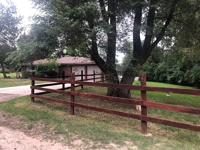 7990 Crest Dr — Photo 16
