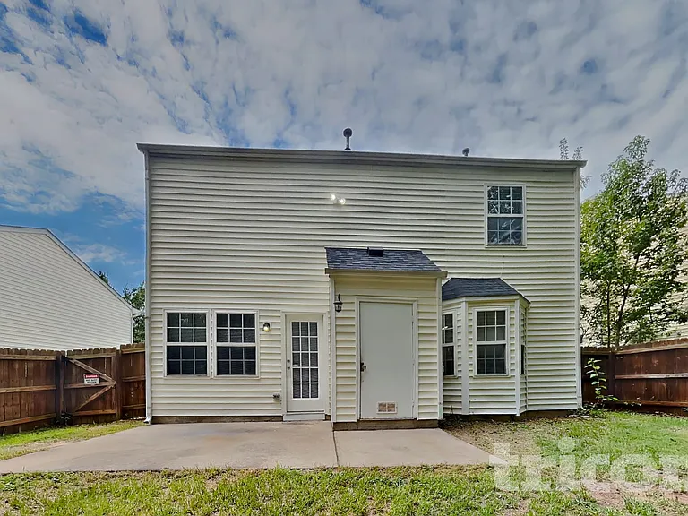 1829 Elkpark Dr — Photo 16