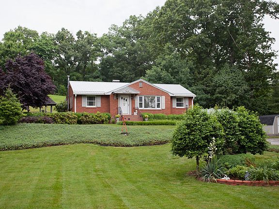 4th image of 3931 Hawley Dr
