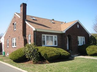 157 Lynn St, Peabody, MA 01960