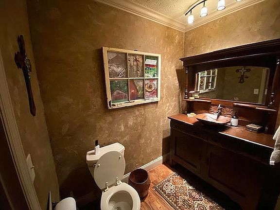 Front Powder Rm