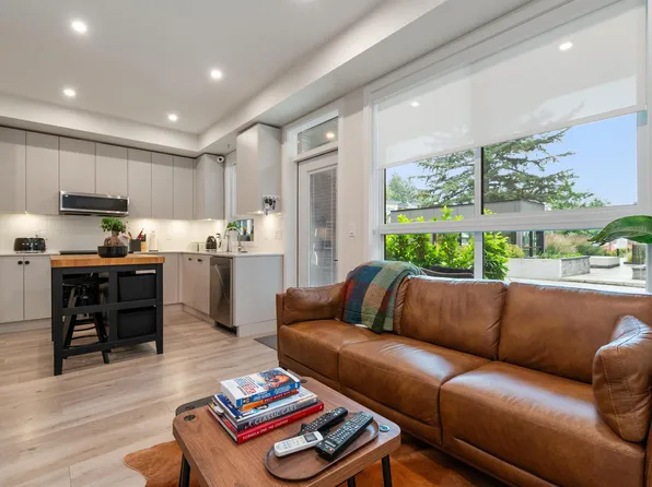 45511 Campus Dr #103, Chilliwack, BC V2R 6K8