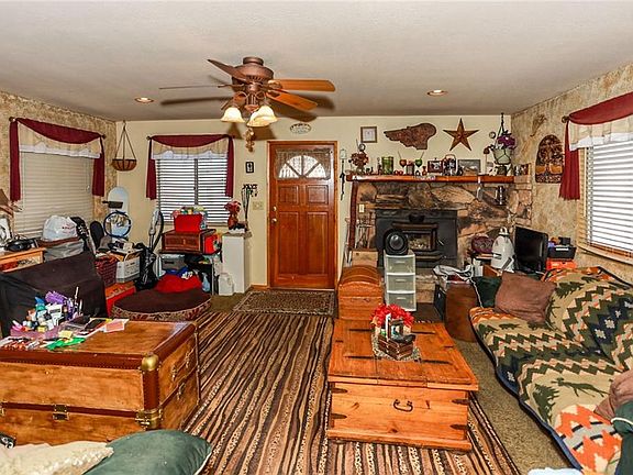 5th image of 1120 W Country Club Blvd