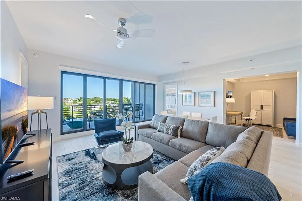 2 bed, 2.5 bath, 1692 sqft, $15,000 — Photo 2