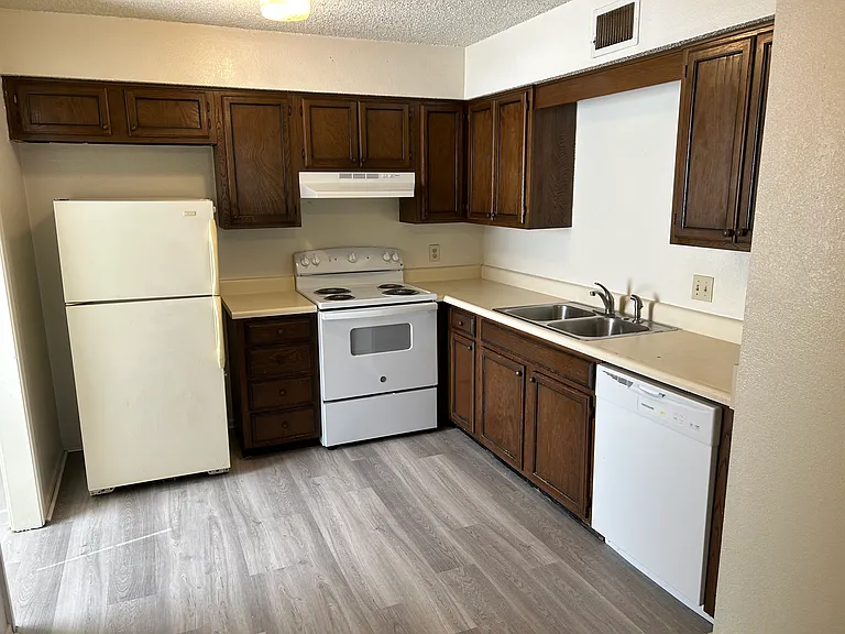 409 N Franklin Ave #A — Photo 4