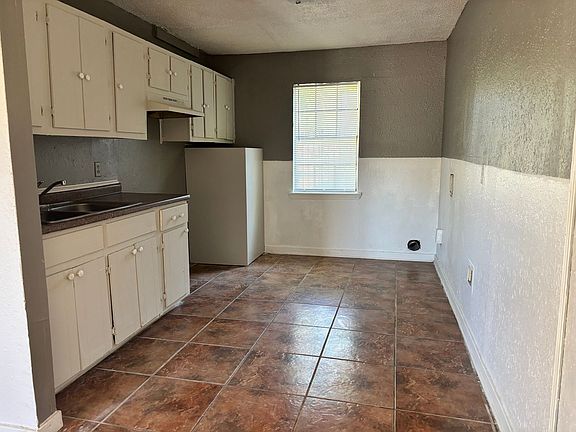 2nd image of 4345 W Capitol St #B1
