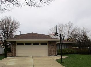 3480 Brewer Rd, Darien, IL 60561