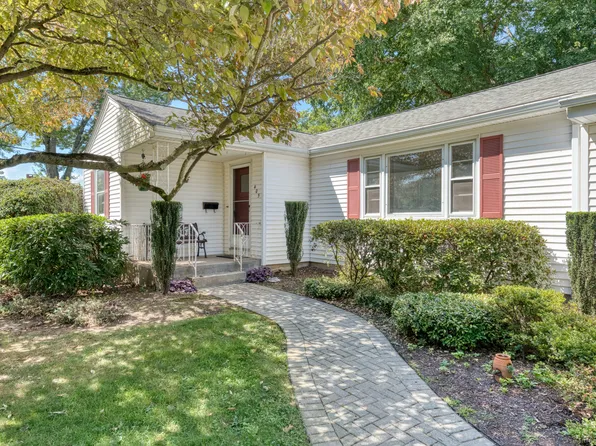 405 Connecticut Avenue, Newington, CT 06111