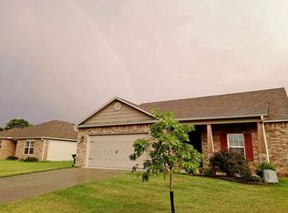 1601 Forest Dr, Centerton, AR 72719