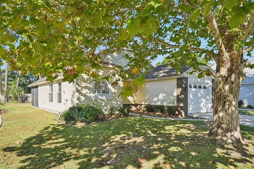 3 bed, 2.0 bath, 1250 sqft, $1,995 — Photo 3