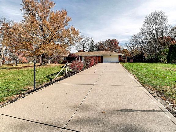 2nd image of 4725 Cherry Ln