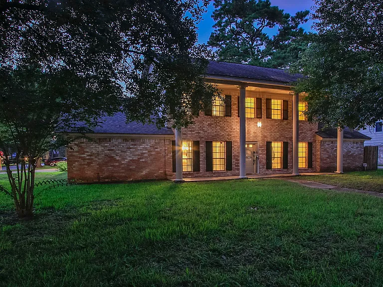 17403 Spicewood Springs Ln — Photo 43