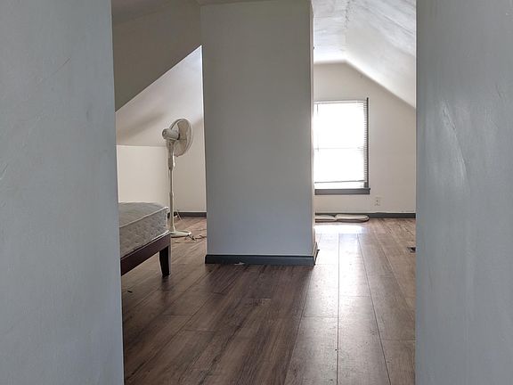 4th image of 14014 Sylvia Ave