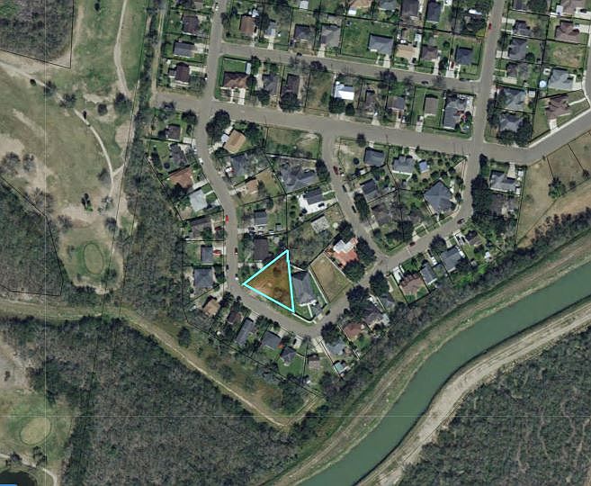2nd image of 811 Erma Ave
