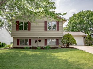 3104 6th St, Marion, IA 52302