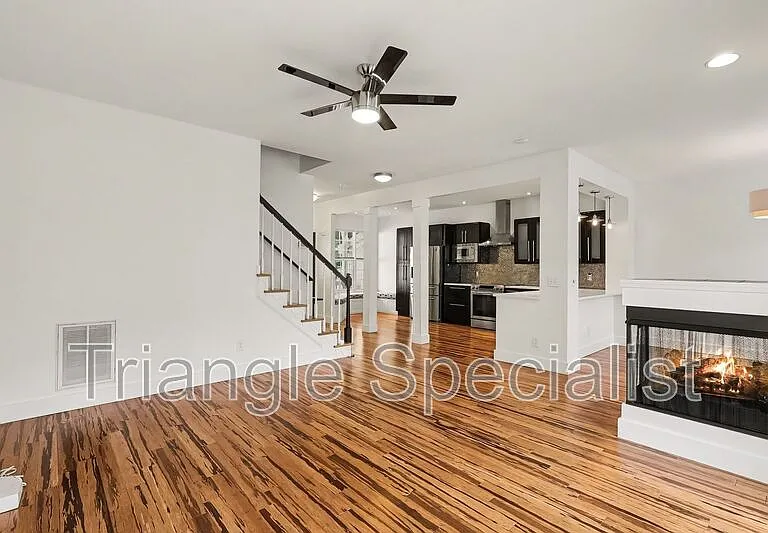 7648 Astoria Pl — Photo 6